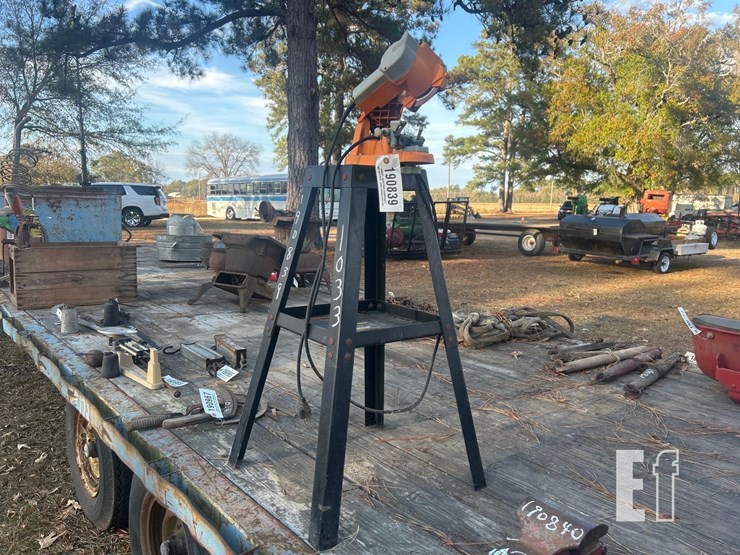 chainsaw-bench-grinder-image-2