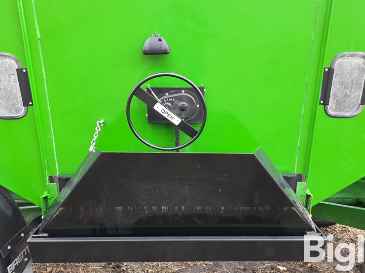 unverferth-brent-gt-644-gravity-wagon-image-16