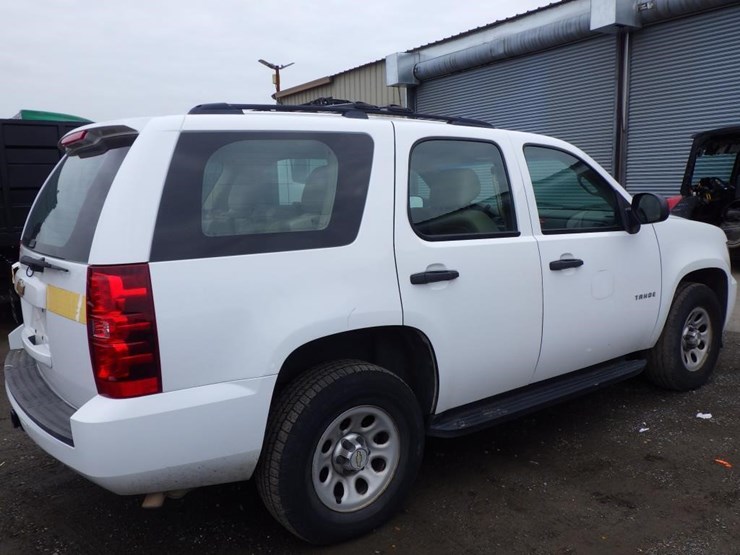 2014-chevrolet-tahoe-image-3