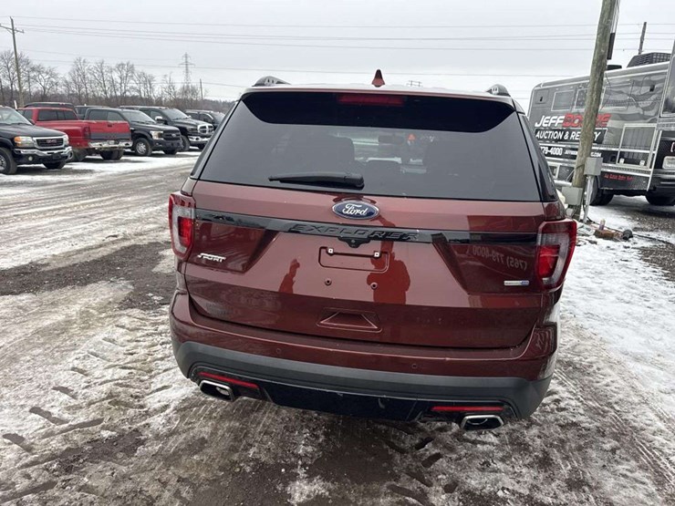 2016-ford-explorer-image-4