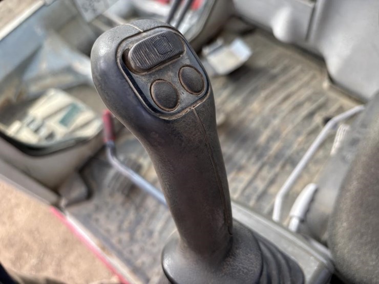 2014-takeuchi-tb290-image-31