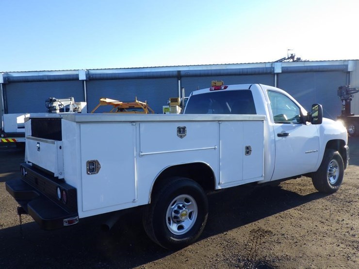 2009-chevrolet-2500hd-image-3