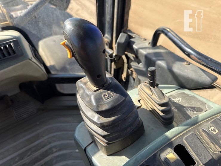 caterpillar-906-image-22