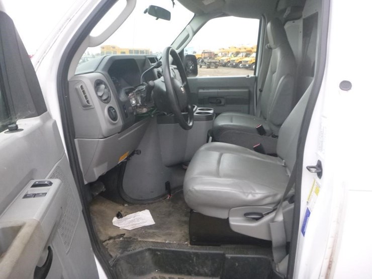 2012-ford-e150-image-7