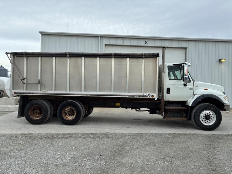 case-ih-7400-image-4