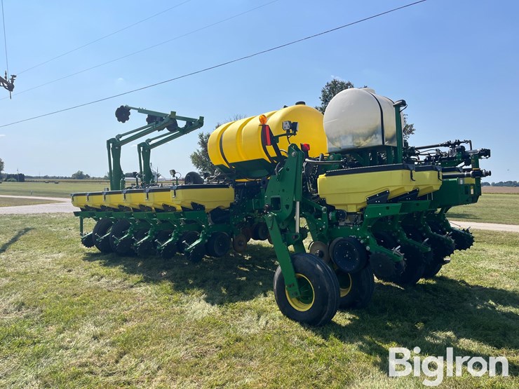 2011-john-deere-1770-image-7