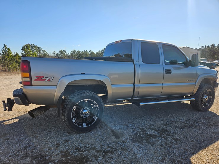chevrolet-silverado-2500-image-16