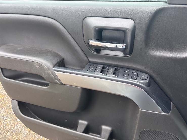 2017-chevrolet-1500-image-10