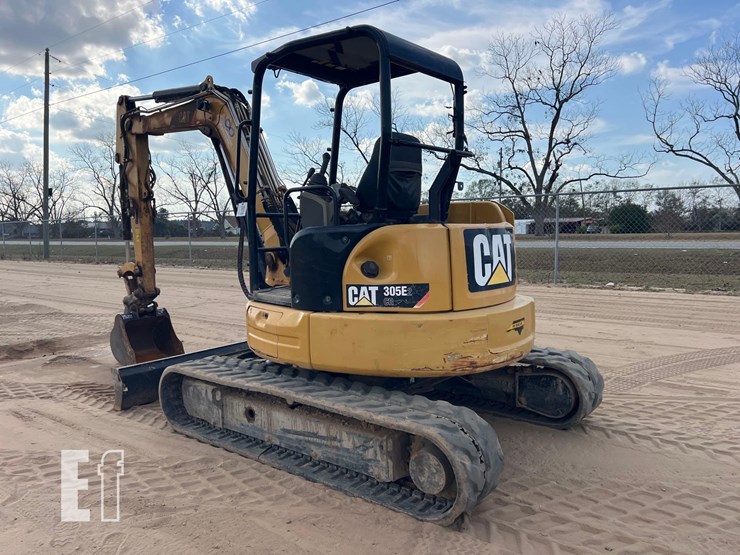 2017-caterpillar-305e2-cr-image-2