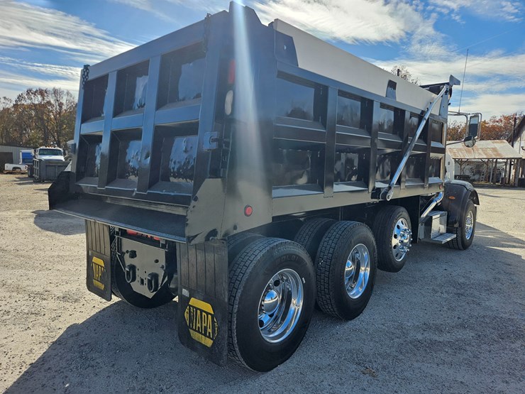 2009-peterbilt-365-image-18