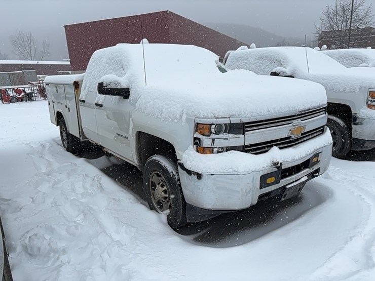 2016-chevrolet-2500hd-image-2
