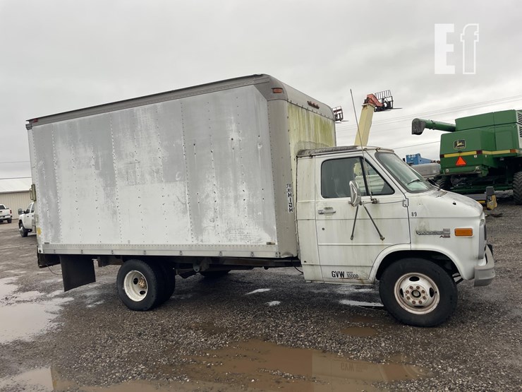 1993-gmc-3500-image-1