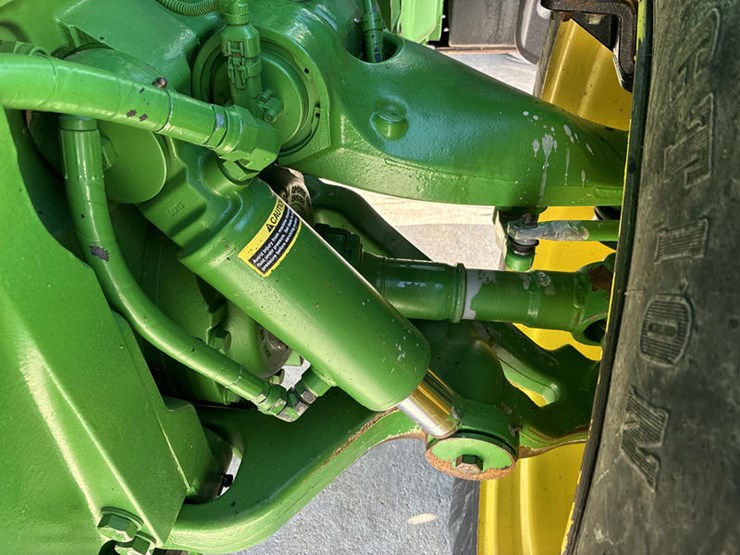 john-deere-8320r-image-48