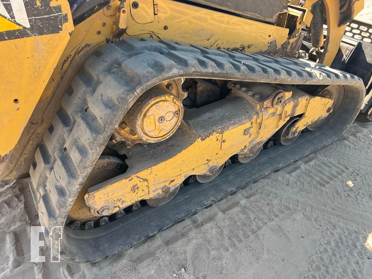 2016-caterpillar-259d-image-21