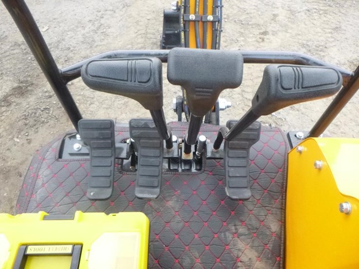 2025-vicsec-vc15p-hydraulic-excavator-image-21