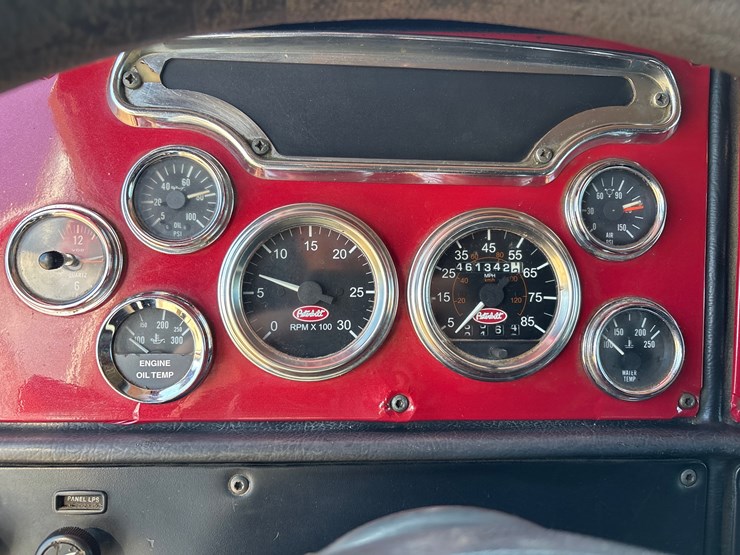 2002-peterbilt-379-image-20