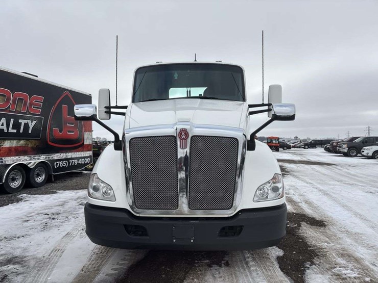 2018-kenworth-t680-image-7