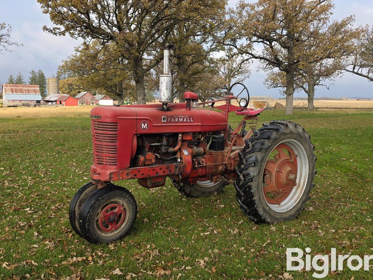 1951-farmall-m-2wd-tractor-image-1