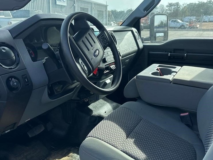 ford-f550-xl-image-15