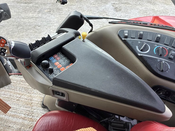 case-ih-magnum-315-image-75