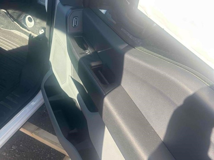 ford-f550-xl-image-12