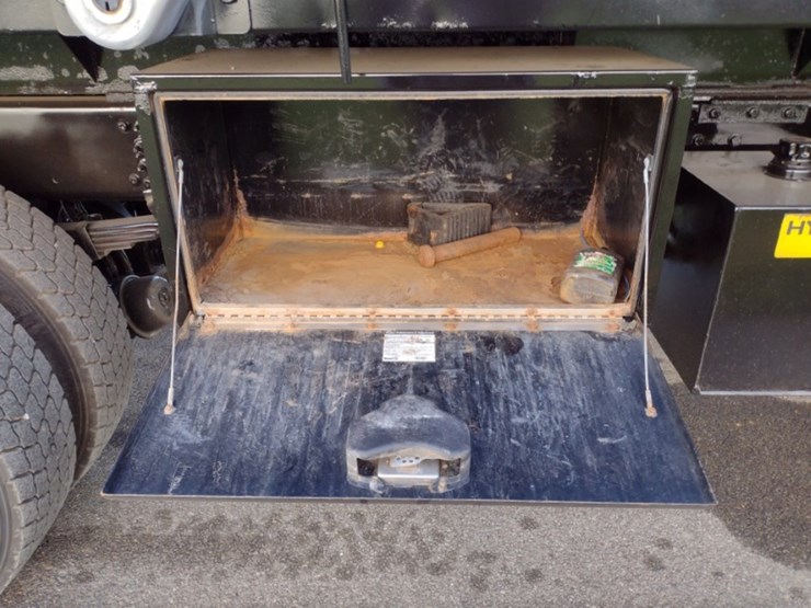 freightliner-m2-106-image-30