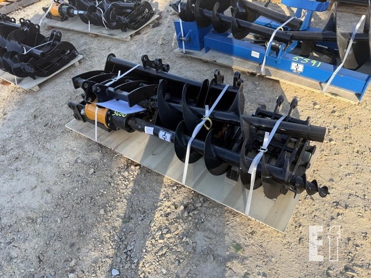 qty-(8)-cat-301-excavator-attachment-image-2