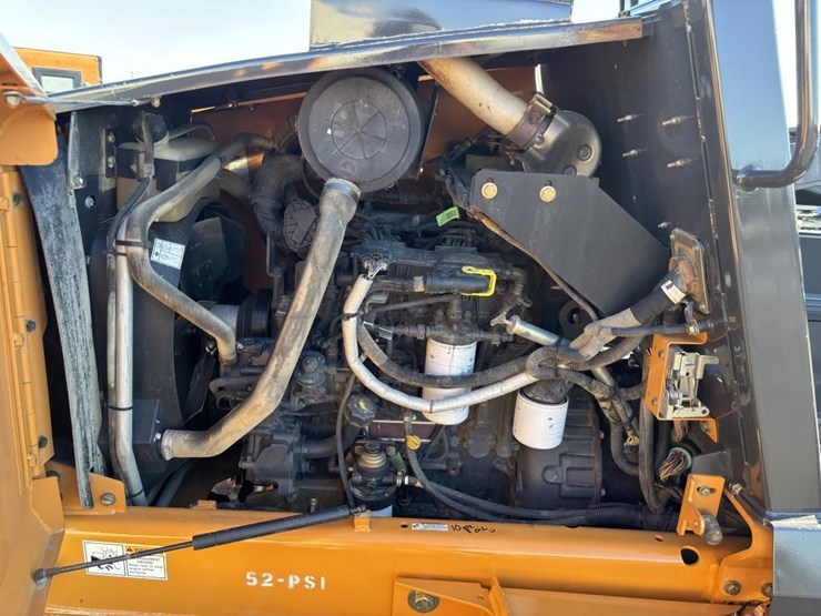 2017-case-586h-image-44