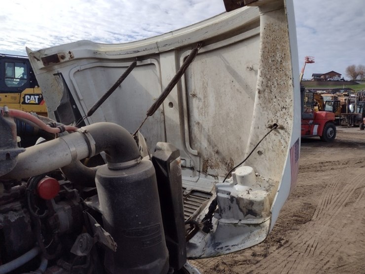 freightliner-fl70-image-24