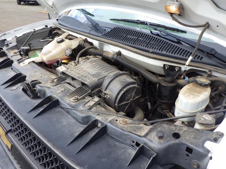 2014-chevrolet-express-3500-image-10