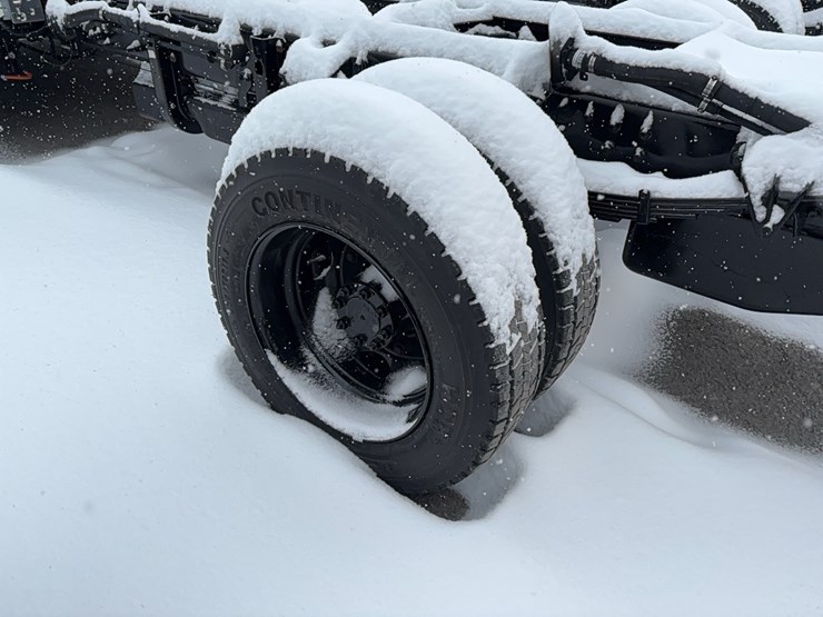 chevrolet-6500-image-8