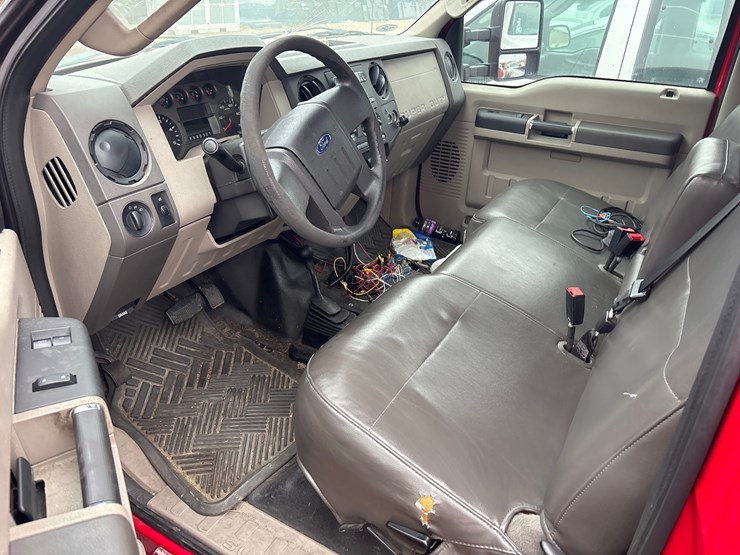 ford-f550-xl-image-10