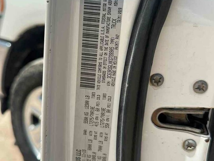 2019-dodge-ram-3500-image-8