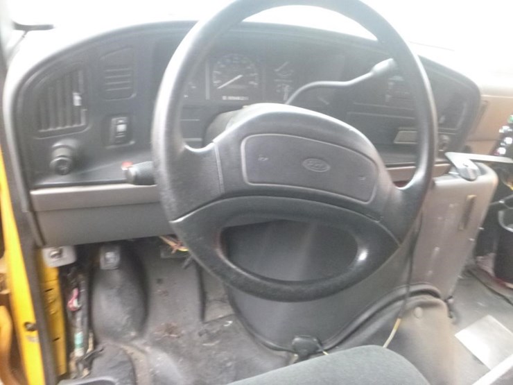 1995-ford-e350-image-17
