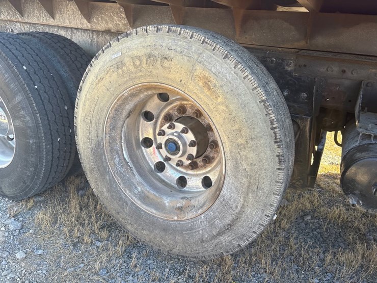 freightliner-fld120-image-10