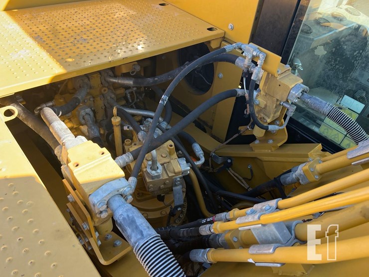 caterpillar-326fl-image-17