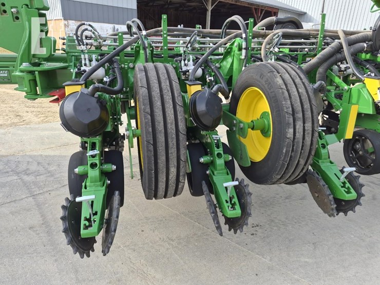 john-deere-1775-image-18