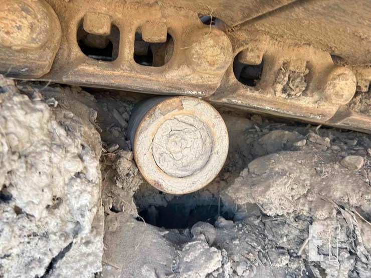 2014-komatsu-pc138us-10-image-16