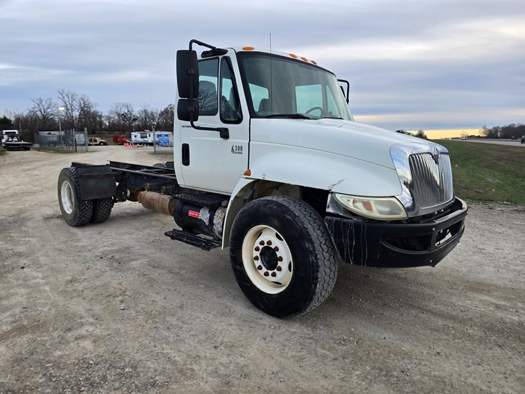 international-durastar-4300-image-19