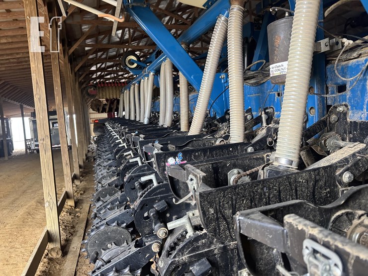 2009-kinze-3700sds-image-7