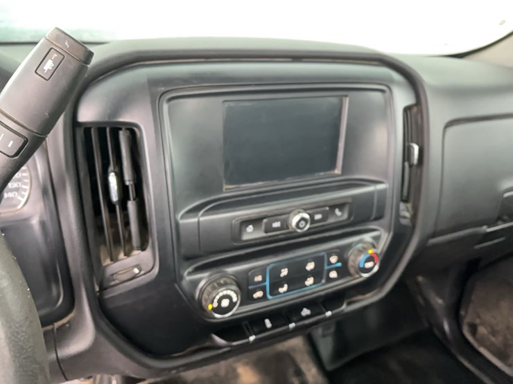 2016-chevrolet-2500hd-image-16