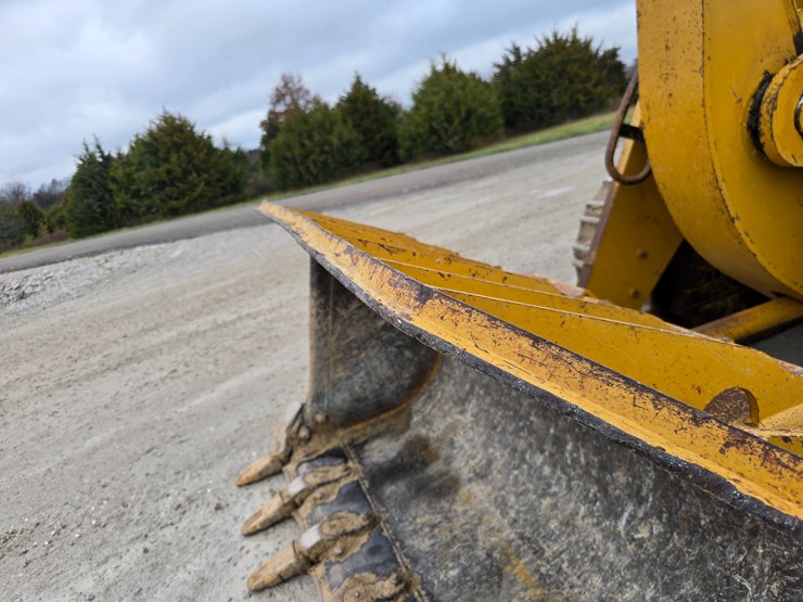 caterpillar-953d-image-58