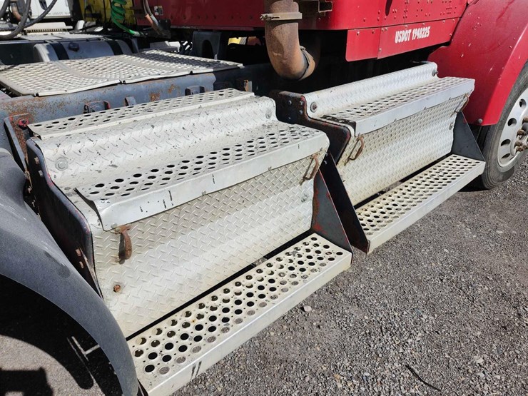 2008-kenworth-t800-image-13