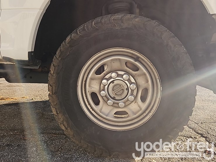 ford-f350-xl-image-10