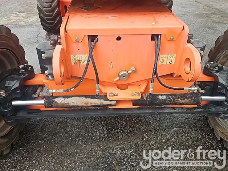 2016-jlg-800aj-image-25