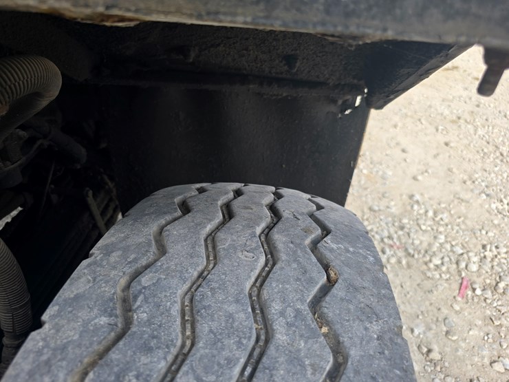 2003-peterbilt-320-image-77