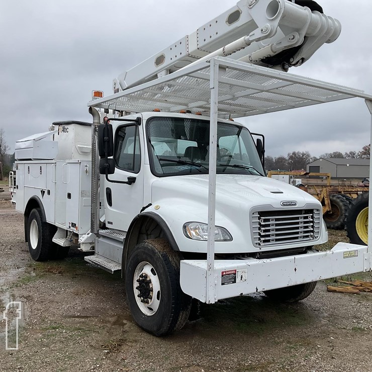 FREIGHTLINER BUSINESS CLASS M2 100