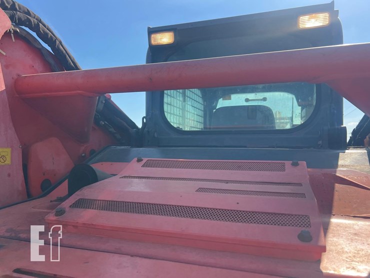 2013-kubota-svl90-2-image-17