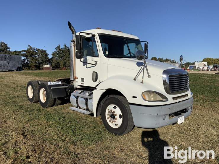 2004-freightliner-columbia-t/a-truck-trailer-image-3