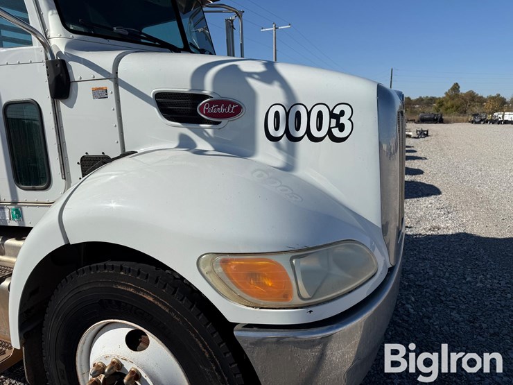 2014-peterbilt-337-image-19